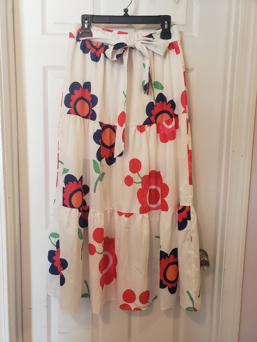 Tiered Floral Maxi Skirt in Cream with Red & Navy Flowers Size Large